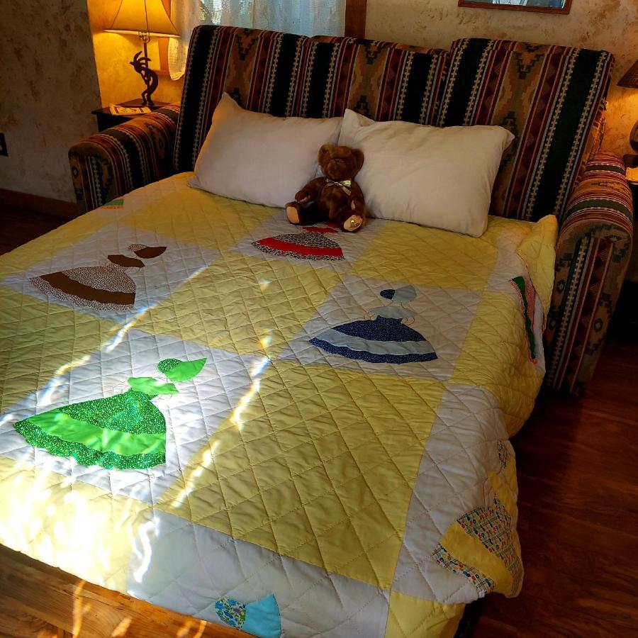 Three Bears Inn Сент-Энтони Экстерьер фото