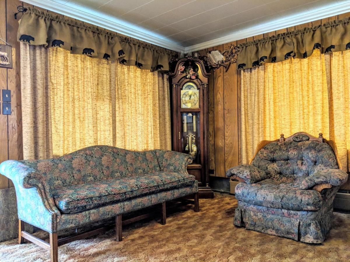 Three Bears Inn Сент-Энтони Экстерьер фото