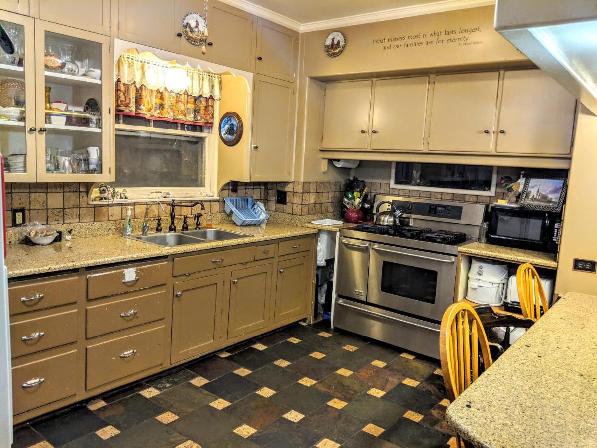Three Bears Inn Сент-Энтони Экстерьер фото